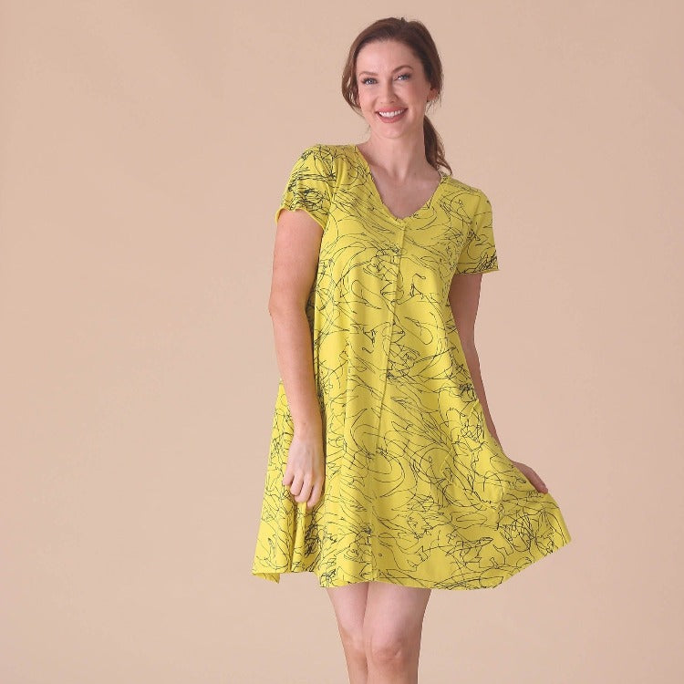 The Fenini Print A-Line Linen Dress is a wardrobe essential that combines style and comfort. Flaunt its timeless v-neck and flirty short sleeves while you enjoy its functional side pockets. Let this timeless piece take you from day to night in effortless sophistication.
