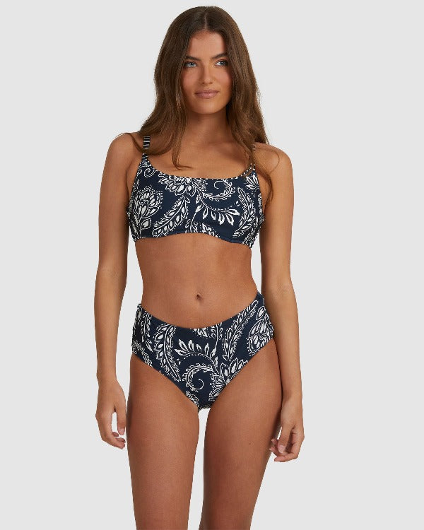 Revamp your beachside style with our Folklore Square Neck DD Cup Bikini! This unique design is inspired by the earth, with vibrant colors and fabrications to help you feel connected to nature. With hidden underwire, adjustable straps, and adjustable e-hooks giving you the perfect fit, you'll be ready to turn heads in style! So grab your Folklore and get ready for your most confident beach look yet!    31151DD933/40586