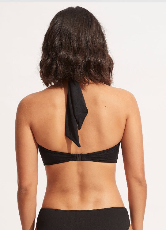 Make a splash with this Halter Bandeau Bikini! It's got all the features you need for a perfect day at the beach - soft cups for shape and support, quick-dry fabric, and side boning for defining your curves. Plus, the gripper tape prevents your suit from shifting around, and the soft ties add a personalized fit. And it's all held together with a back clip closure, so you can make a quick escape to the waves!     3816065/4320065