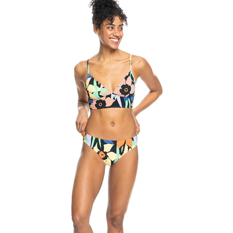 This Color Jam Hipster Bikini is a unique summer must-have! It features a flattering V-Neckline and a secure fit with the band beneath the bust. Plus, with adjustable lingerie straps and a fixed back, you'll be looking cool, calm, and collected at the beach. Get ready for one stylish summer!     ERJX40550/304964