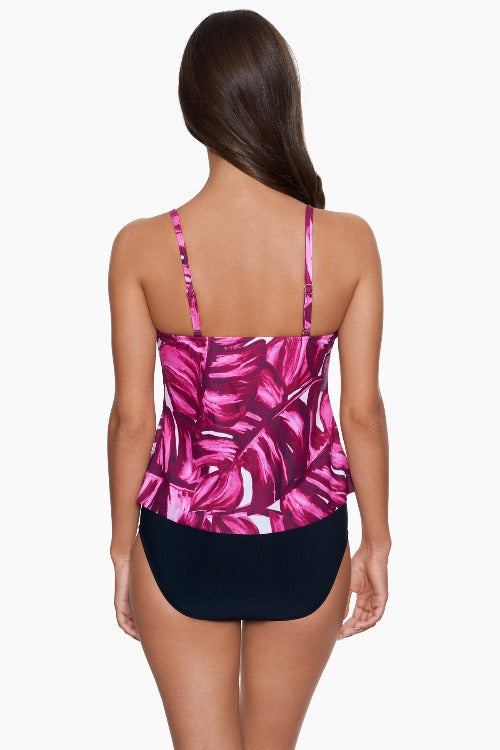 Add a splash of style and color to your beach look with the Rita Palmas Tankini. This Magicsuit's signature control and support provide a lasting fit and figure-flattering function. With an adjustable V-neckline, adjustable straps, and soft-cup bra, you'll be feeling like a million bucks on your next beach day! So, dive into elegance with the Palmas Tankini!