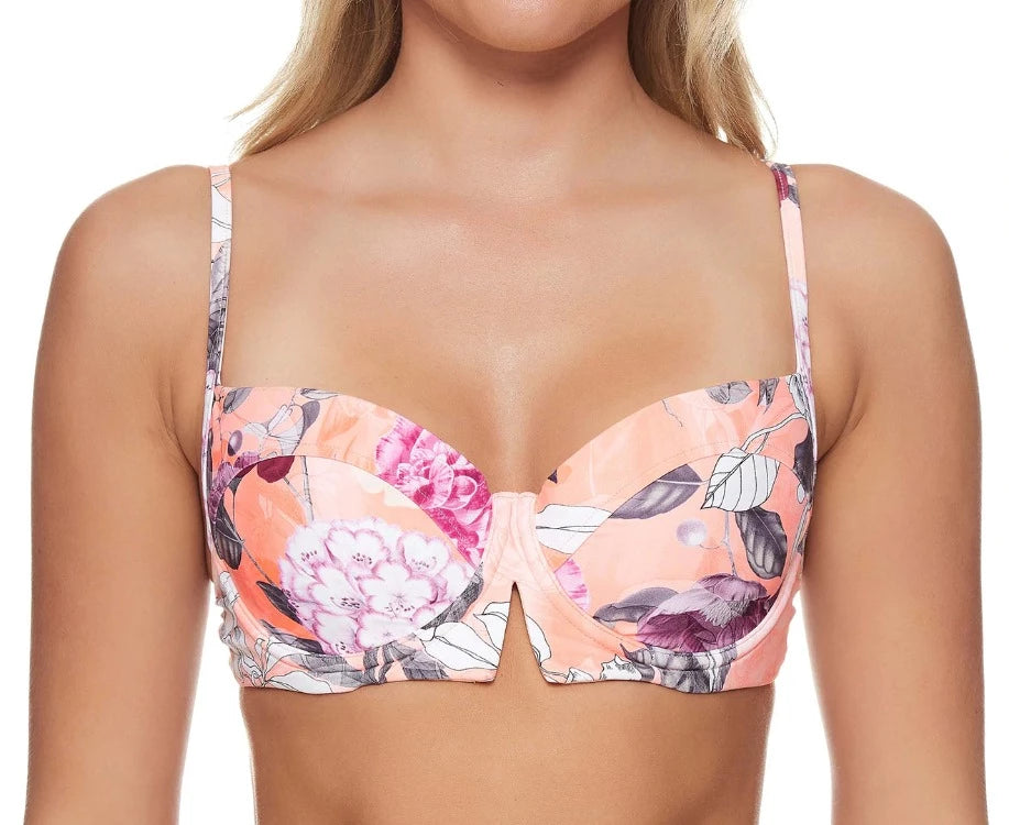 Look gorgeous in the pool or on the beach with our Modern Love Underwire Bikini! It features a top with adjustable straps and a plastic T clasp for extra support and comfort — perfect for up to a C cup. And the bottoms are delightfully high waisted with playful cutouts that flatter your figure. Slip into it and show off your beach babe vibes!    30927167/4046406