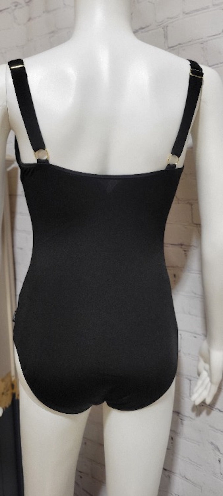 Cross Front D Cup One Piece