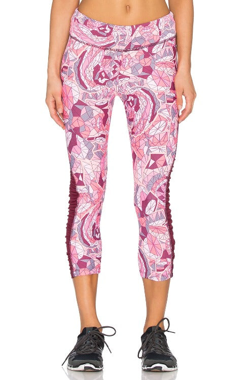 Let your style run the show with our Rushed Track Pant! These fabulously comfortable bottoms boast a drawstring waistband and stylish rushing detail down the sides, all crafted with premium Colombian love. Express your inner runway diva in style!