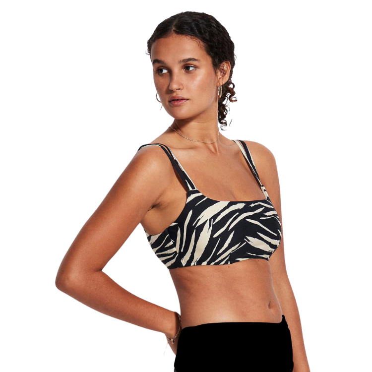 Look your best with the Seafolly Skin Deep DD Bikini Set! Its hidden underwire provides unbeatable bust support, while adjustable straps ensure the perfect fit. The wide side retro and mid rise pant provide extra coverage for those moments when you want to feel more covered. Plus, an internal layer of supportive fabric, side boning for shape definition, and back clip closure make for a flattering look that'll make you feel like a total beach babe!    31384DD940/40586942