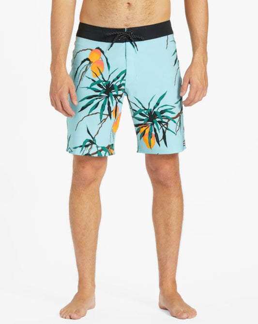 Stay comfortable and stylish on the waves with our Billabong Sundays Pro Boardshorts! Featuring eco-friendly fabric, Micro Repel technology, and an engineered fit for unrestricted movement, you'll be ready for the perfect ride!     ﻿ABYBS00387