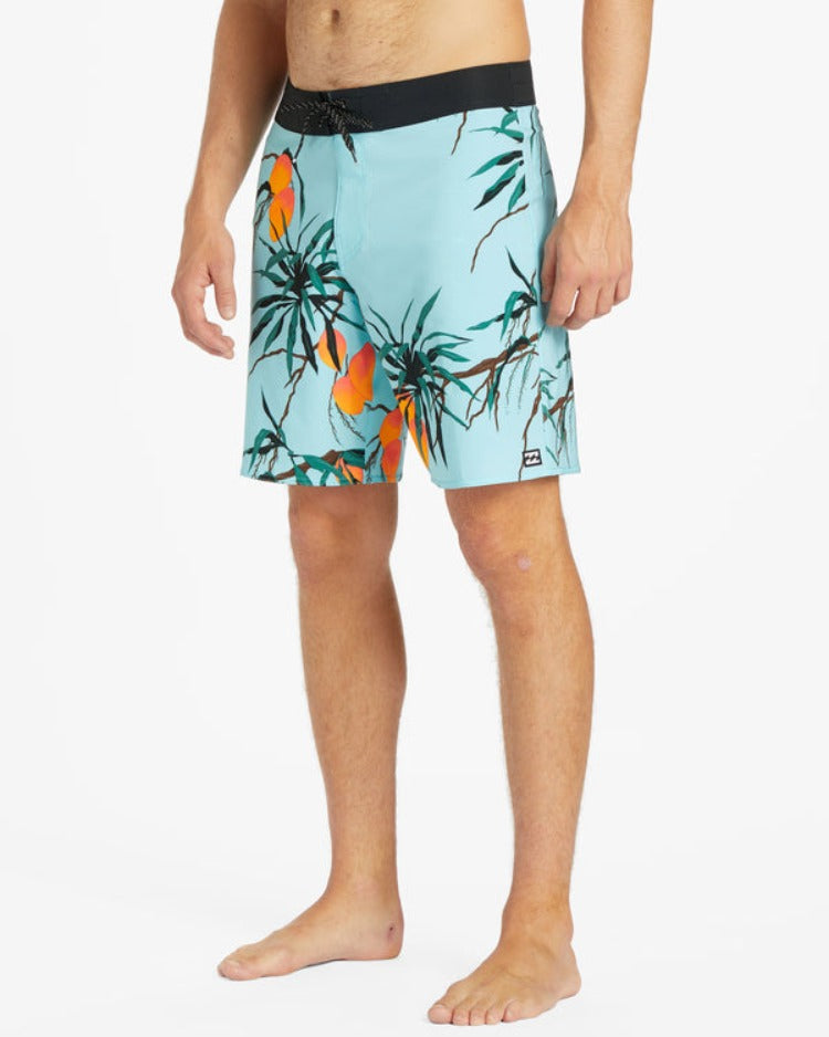 Stay comfortable and stylish on the waves with our Billabong Sundays Pro Boardshorts! Featuring eco-friendly fabric, Micro Repel technology, and an engineered fit for unrestricted movement, you'll be ready for the perfect ride!     ﻿ABYBS00387