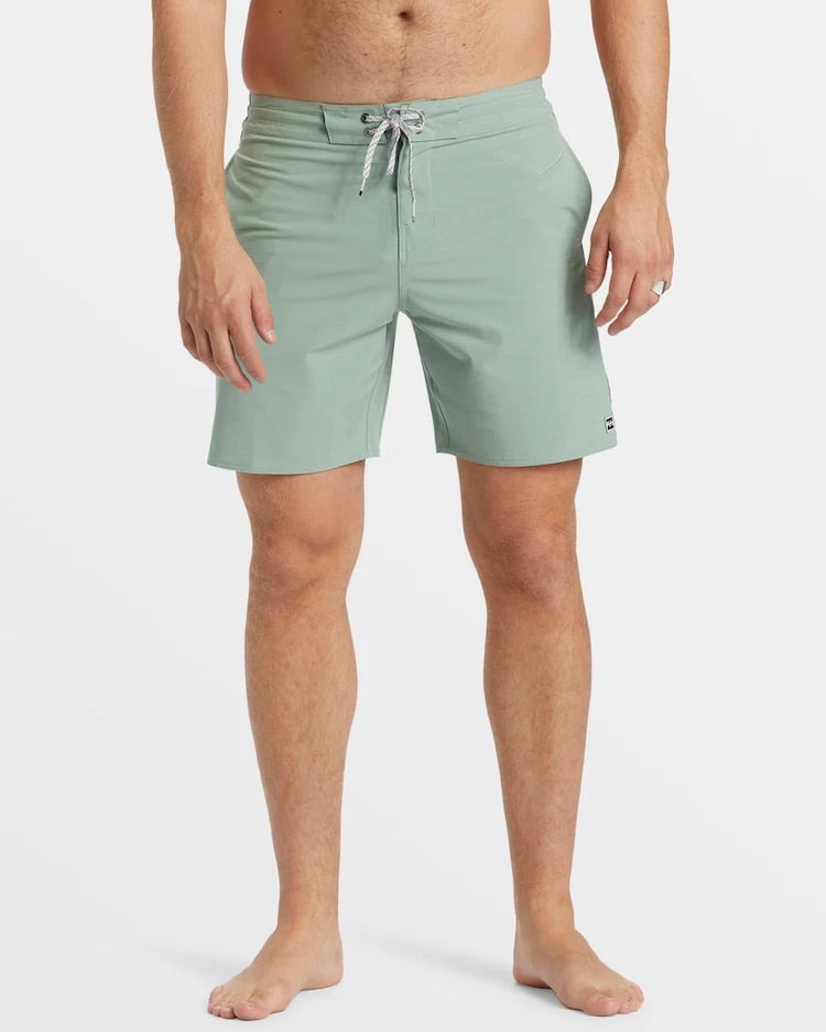 D Bah Lo Tide 18" Boardshorts