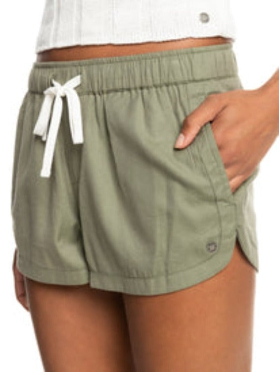 The Roxy Impossible Shorts have it all: all the reliable basics you need when life throws you a curveball, plus a healthy dosage of funkiness so you look good even during the inevitable hard times. With a mid rise, elastic waistband, and drawcord, these mid-weight twill cotton viscose blend shorts pull on like a dream, and feature side pockets and a scalloped hem for a retro volley-style feel. Get ready to take on the impossible in style!     ERJNS03266