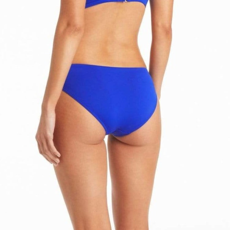 Suit up in the perfect mix of stylish and sustainable swimwear with this Multifit Halter Top Bikini from Sea Level Swim. Crafted from advanced eco-friendly fabrics, it offers full front and back support with powermesh lining, a regular waist, and seamless bagged out edges. It's the perfect fit for most sizes, from A to DD cup. Have fun in the sun, responsibly!    SL3513ECO/4009