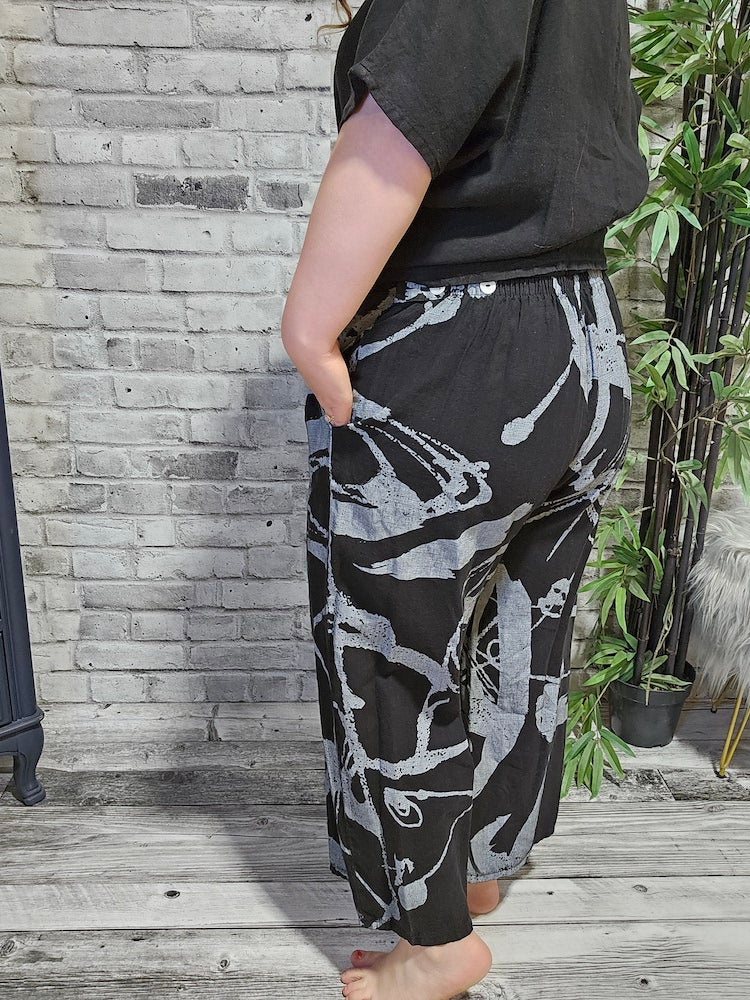 Abstract Print Pants