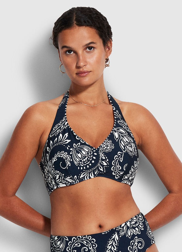 Discover natural beauty in this Folklore F Cup Bikini! Crafted from considered fabrications, with hidden underwire for bust support and side boning for shape definition, you’ll feel supported and confident in its adjustable & convertible straps, multi-fit adjustable E-hook, and hidden mesh for support. The mid-rise pant provides extra coverage and a low legline for full pant coverage, making it the perfect choice for adventure-seekers!    31160f933/405869