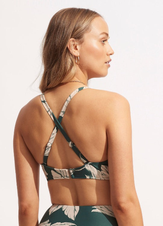 Look your absolute best in this evergreen Fleur de Bloom F Cup High Waist Bikini with its extra coverage and bust support features like the underwire and hidden mesh. Get the perfect fit with its multi-fit adjustable e-hook and look super glamorous in the stylish wrap front details. Seriously stunning!    31219F-983/40643