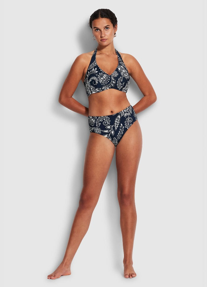 Discover natural beauty in this Folklore F Cup Bikini! Crafted from considered fabrications, with hidden underwire for bust support and side boning for shape definition, you’ll feel supported and confident in its adjustable & convertible straps, multi-fit adjustable E-hook, and hidden mesh for support. The mid-rise pant provides extra coverage and a low legline for full pant coverage, making it the perfect choice for adventure-seekers!    31160f933/405869