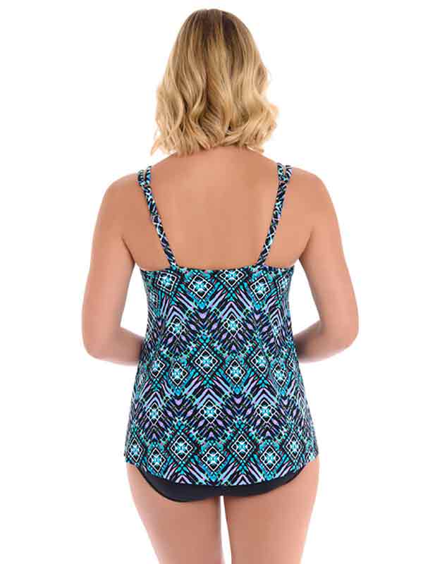 Chameleon from your morning pool routine to a stay-cation swim session with the Fauxkini Curve One Piece! This clever swimsuit is designed with a fake tankini and soft cups for ultimate comfort, while adjustable straps and tummy control panels provide the perfect flattering fit. Step up your swimwear game with this one-piece wonder!