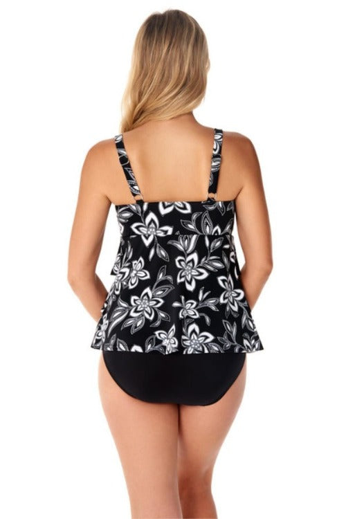 Our Triple Tier One Piece is here to give you the best of both worlds: a touch of tummy camouflage to feel confident and stylish, with a flirty, flattering cut! With adjustable straps, built-in soft cups and a classic cut, you'll have style and comfort galore. Dive in and feel pretty in (and out of!) the water!