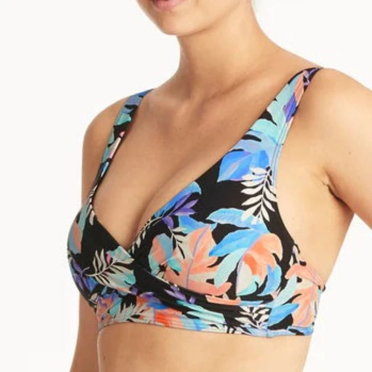    Experience a new level of comfort and support with our Botanica G Cup Bikini. With hidden underwire for extra lift, removable soft cups for added depth, and adjustable and convertible straps for the perfect fit, you can rock your curves in confidence! Plus, powerful side boning and powermesh sculpting provide all the support you need to take on the waves (or just the pool party).  *Wrap not included*     SL3432BO / SL4140ECO