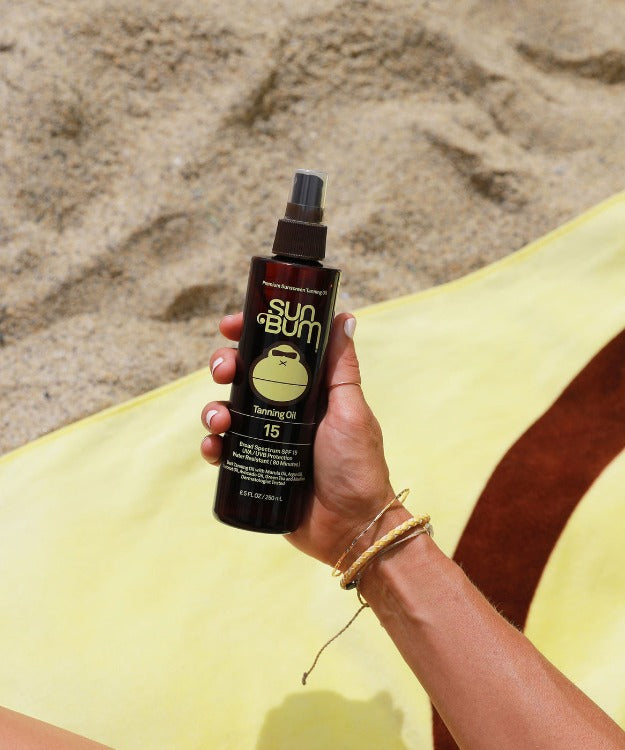 Sun Bum SPF 15 tanning oil 250ml  Style: 2550105  For those of us who love to get golden brown but still want our skin to be nourished, silky smooth, and protected.  Vegan, Hawaii Act 104 Reef Compliant, Cruelty Free, Gluten Free, Broad Spectrum Protection, Water Resistant (80 Minutes)