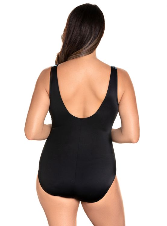 The Longitude Digital Cortex One Piece is the perfect combination of style and comfort! With it's soft cup bra, V-neckline, fixed straps, and scoop back, this suit is designed to give you the support you need while making a splash. And with its moderate leg cut, you'll look beach-ready without giving up any coverage. Dive in!