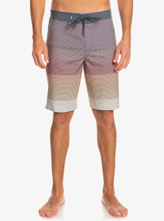 Dive into your next ocean adventure with Quiksilver Surfsilk Massive 20" Boardshorts – perfect for pushing the limits! A durable blend of eco-conscious fabric and 4-way stretch make it easy to take on any wave. Feel fearless and daring in their modern design and lightweight construction, plus pockets for convenience and key bungee cord for added security. Talk about surfin' in style! 