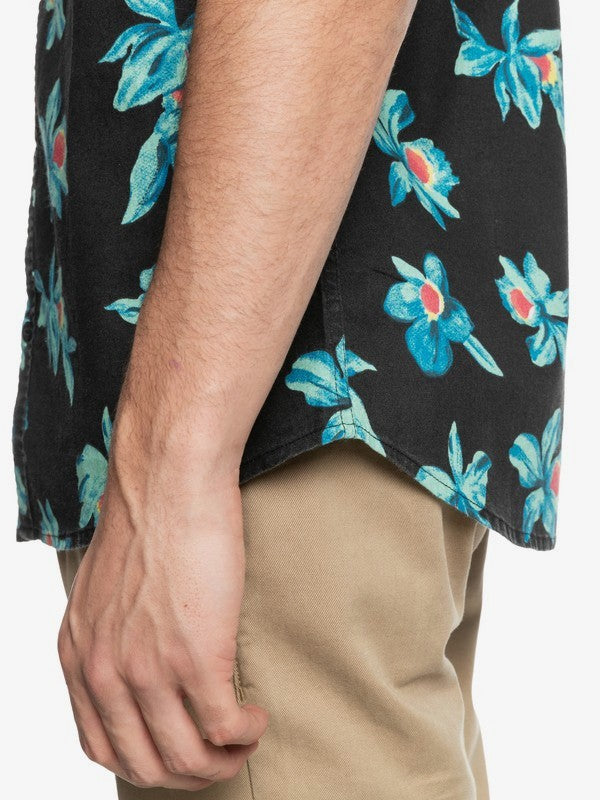  Take your summer wardrobe to a tropical paradise with the Mystic Sessions Short Sleeve Button Up! Crafted from pure cotton fabric, this colorful camp shirt pumps up the good vibes with its camp collar button closure, chest pocket, and all-over summery design. Plus, its enzyme wash with softener will have you feeling smooth and chic - not to mention ultimate chill. Time to get your beachy style ON!     EQYWT04155