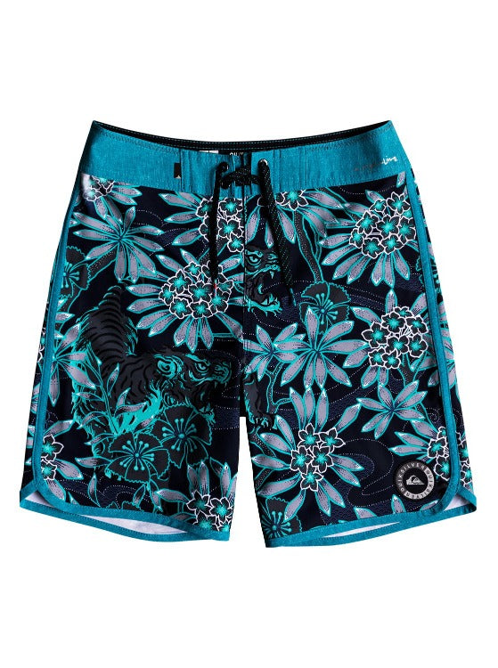  Are you ready to take your performance surfing to the next level? Reach new heights with the Highline Silent Fury 19" Boardshort! It's the perfect blend of style and performance, with REPREVE™ recycled stretch fabric and DryFlight® water repellent coating. Plus, the 19" on the knee length and performance fit will have you ready to take on any wave in style. Surf on!     EQYBS04006