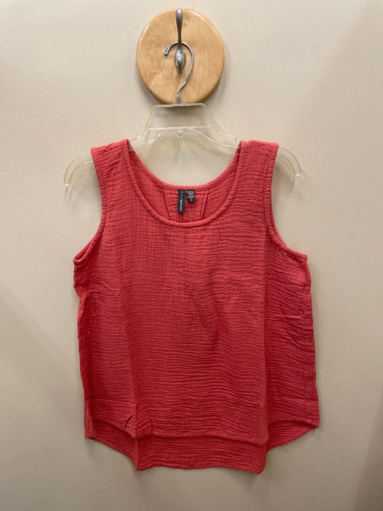 The Katy Tank Top is ideal for creating enchanting styles that are sure to turn heads. This playful yet sophisticated tank provides comfort and flattery with its bra-friendly shoulder straps, body-hugging silhouette, and 100% Cotton Gauze. Plus, its visual texture adds a unique twist that's sure to please. Swing it, layer it, accessorize it – the possibilities are endless!    797