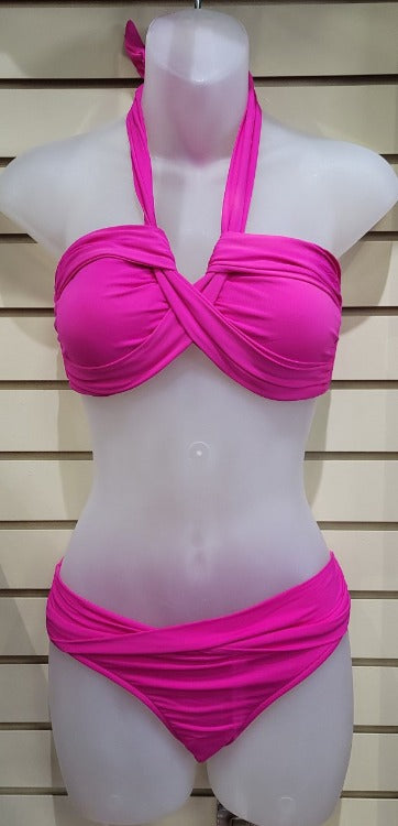 Dive into summer in style with Seafolly's Bandeau with Twist Band Hipster Bikini Set! This classic swimsuit is designed to offer superior comfort and flattering fit for a charming beach look. Be worry-free and feel confident in its supportive boning and gripper tape, perfect for a B-C cup. Plus, look trendy in its twist band details! Make waves with this timeless beauty!    3816065/4320065