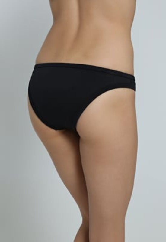 Take your poolside style up a notch in the Walk the Line DD Cup Bikini. This ultra-chic two piece is designed with sports-luxe styling and features hidden underwires, side boning, and adjustable straps to keep you supported and secure at every angle. With gathered centre front details and a classic regular fit hipster pant, you'll be walking the line between fashion and function in no time.    30660DD432/44006