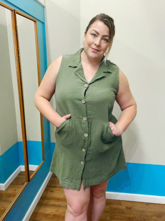 Unveil your signature style in this Shannon Passero Marnie Dress! With its lapel collar, button close, and pockets, it's an effortless dress that'll have you looking the part! Not too long, not too short – it's just the right length to rock the party. Let's get movin'!      5046