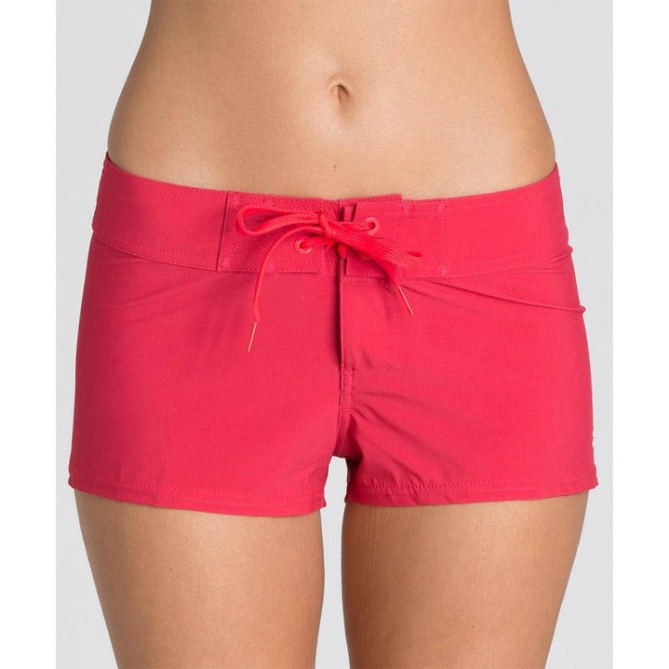 Be sure you have the perfect fit for your next beach day with the Billabong Sol Searcher Boardshort! With a fixed waistband, a drawcord closure at the center front, and a 2 inch inseam, you're bound to be fully ready to show off your pool skills or daring antics. The 87% polyester/13% elastane blend makes it soft and cozy for all-day wear, and the patch pocket with woven logo makes it stylish too. It's time to make a splash (or a few)!